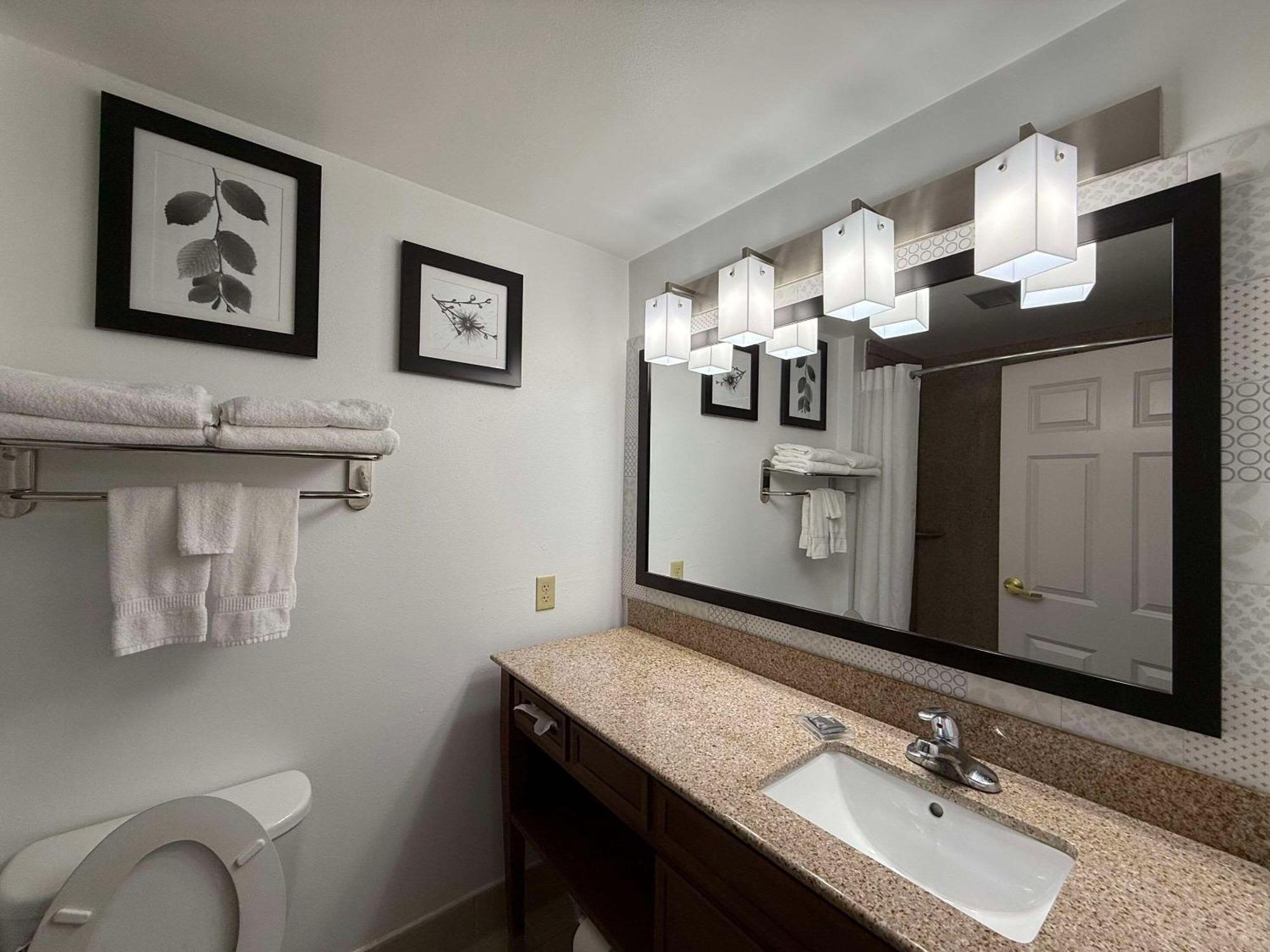 Country Inn & Suites By Radisson, Harrisburg - Hershey West, Pa Екстериор снимка